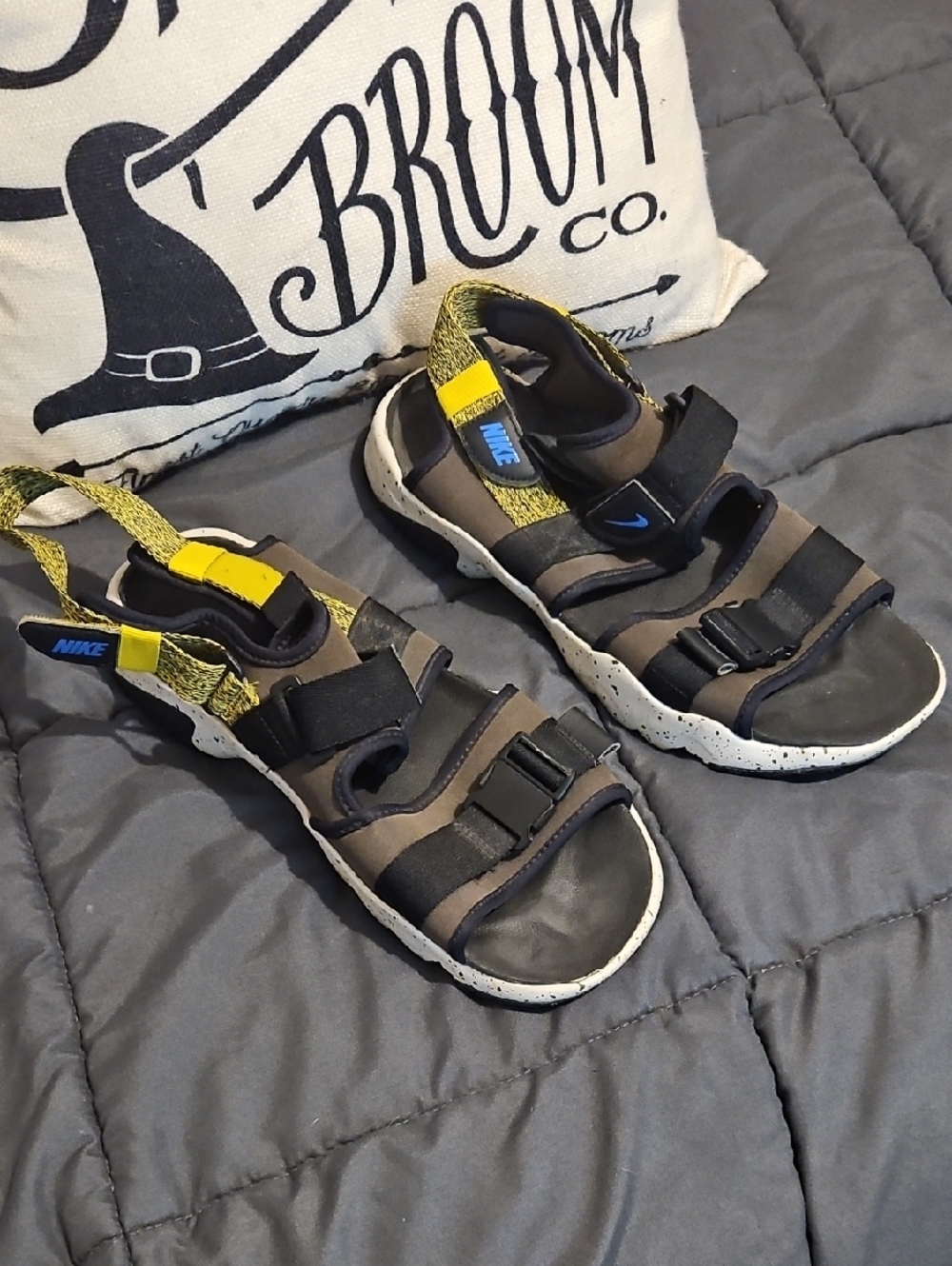 Nike Men's Sandal Sport Sandals in Olive/Black with Yellow Accents
